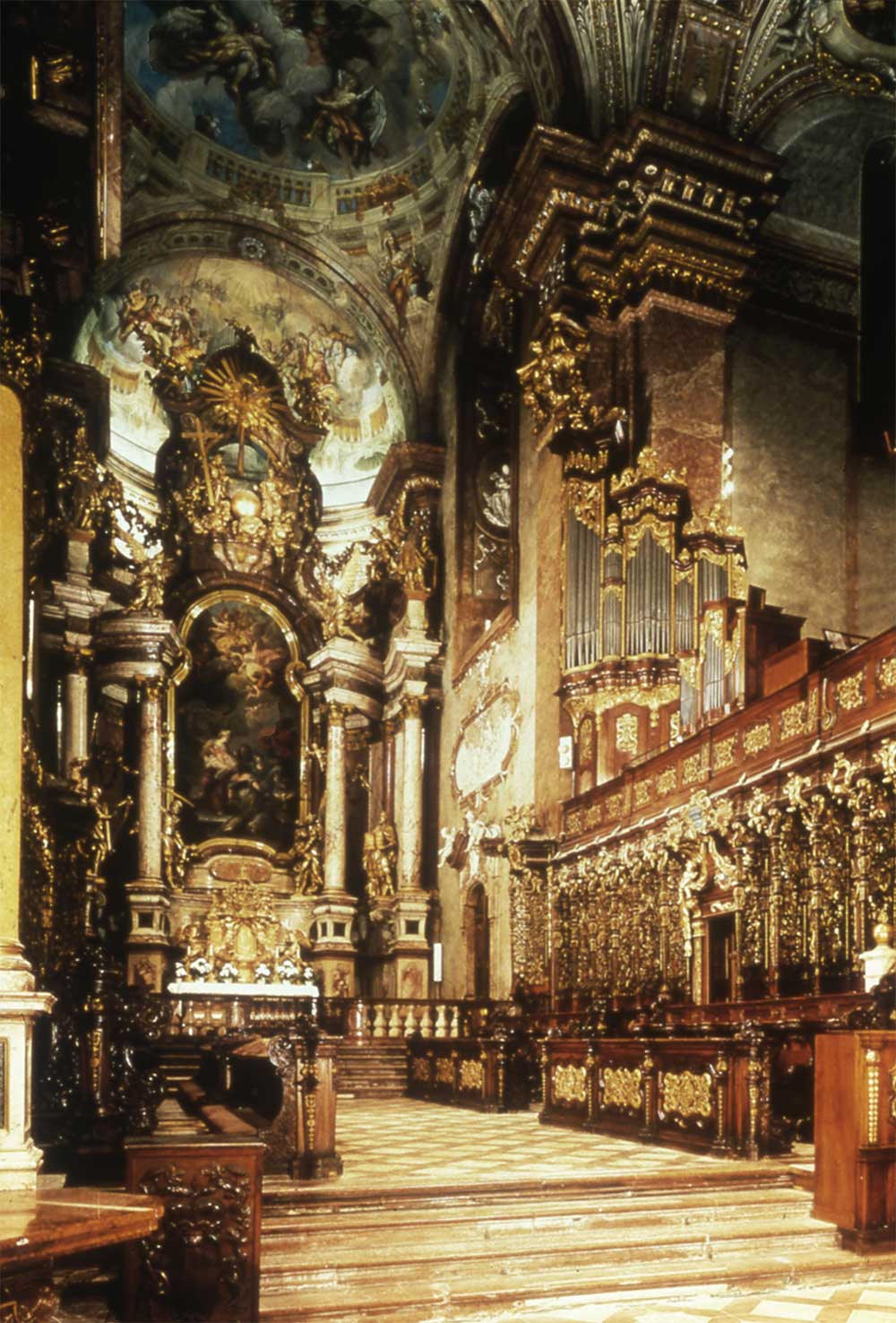 Progetto illuminazione di Massimo Iarussi per la Basilica di Klosterneuburg, Austria